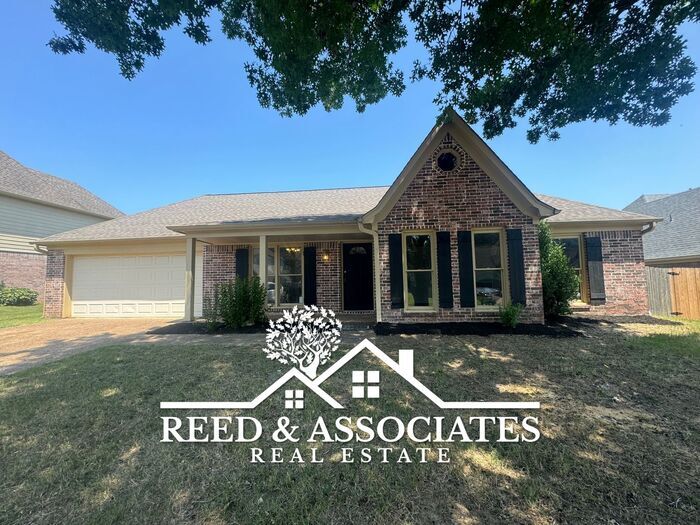 Primary Photo - Spacious Home in Millington