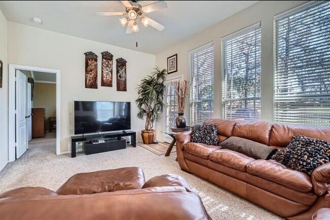 Building Photo - 18630 Walden Glen Cir