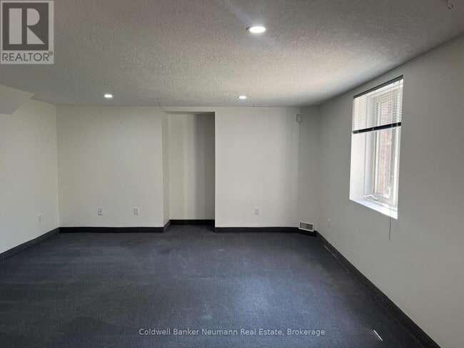 Building Photo - 198 Summerfield Dr