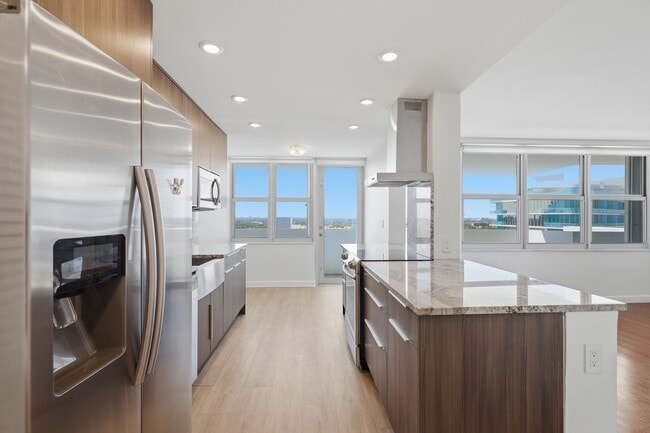 Building Photo - 1390 S Ocean Blvd