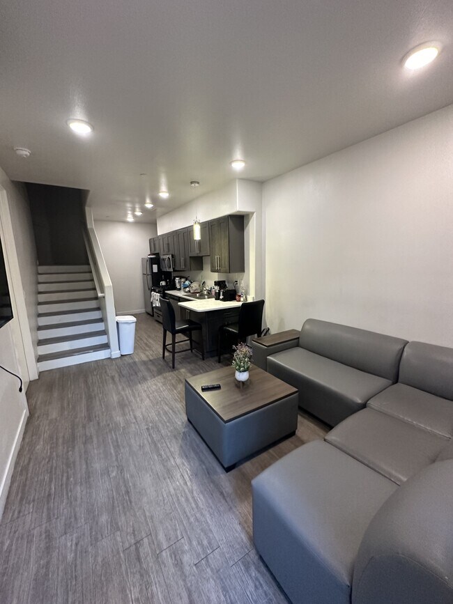 Foto del edificio - 2627 S Hoover St