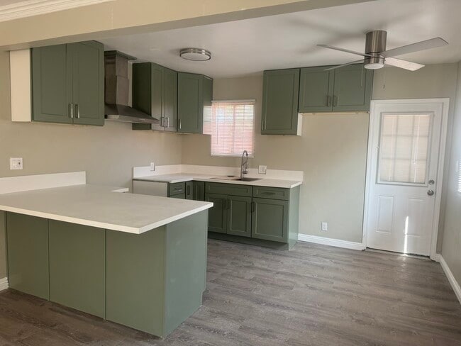 Building Photo - 2100 El Paseo