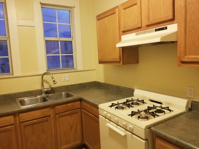 Building Photo - 400 S Rampart Blvd