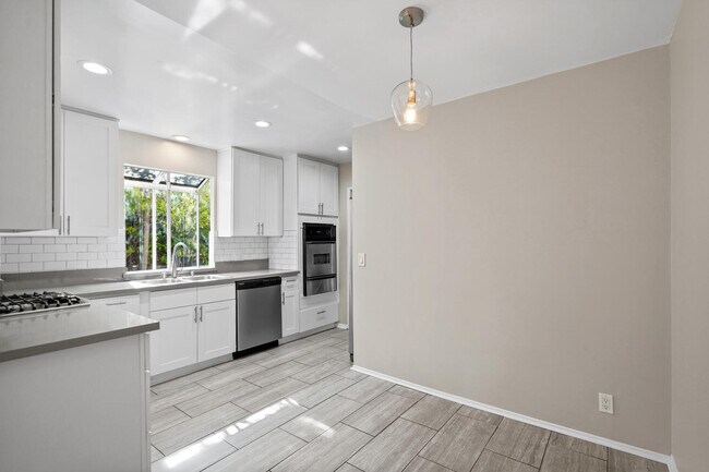 Building Photo - 8920 Rangely Ave