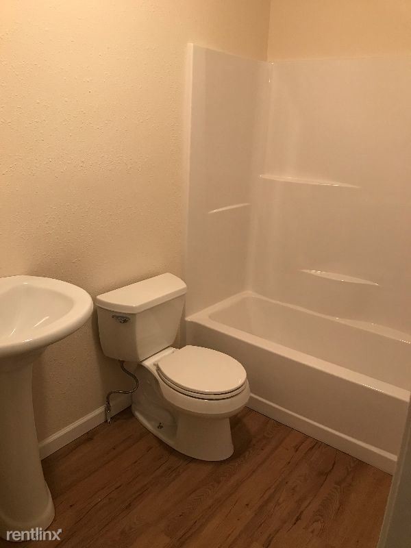 Foto del edificio - 4936 Clover Ln
