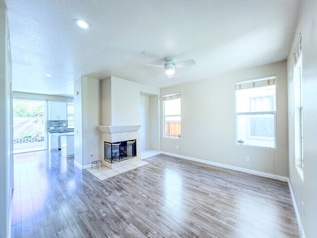 Foto del edificio - 818 Navigator Way