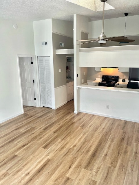 vaulted ceilings - 5631 Summit Arch