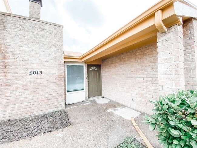 Building Photo - 5013 Wingfoot Ln