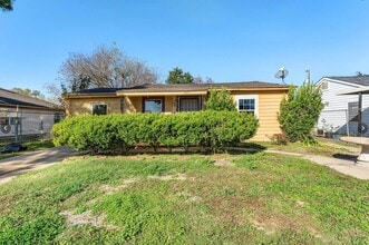 Building Photo - 4637 Carmen St