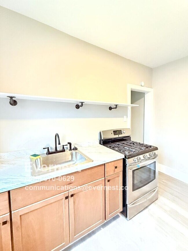 Foto del edificio - 5440 Milford St