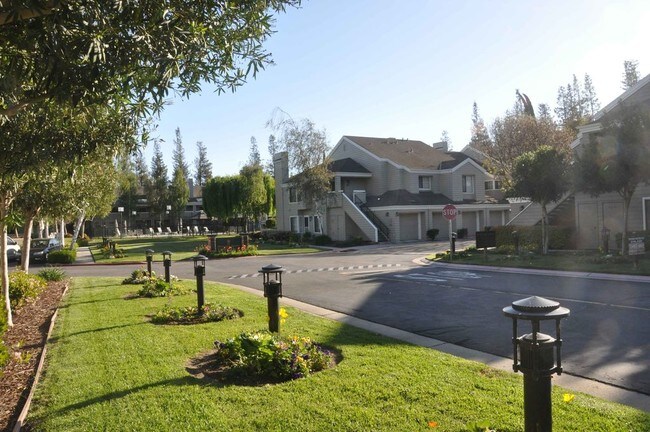 Foto del edificio - 1701 Parkview Green Cir