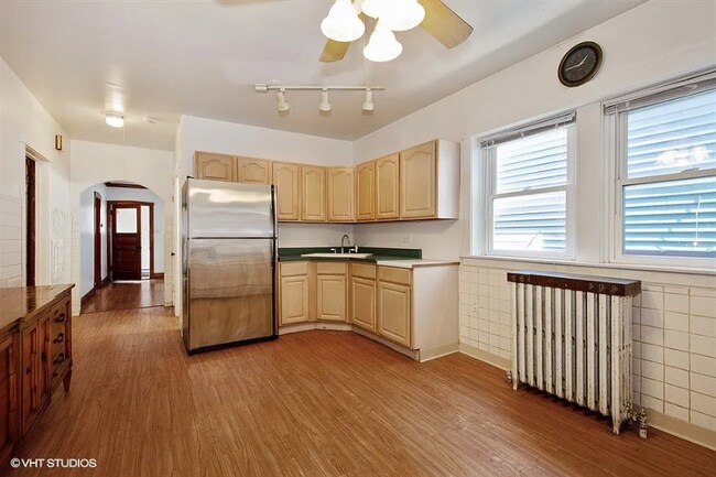 Foto del edificio - 2946 N Narragansett Ave