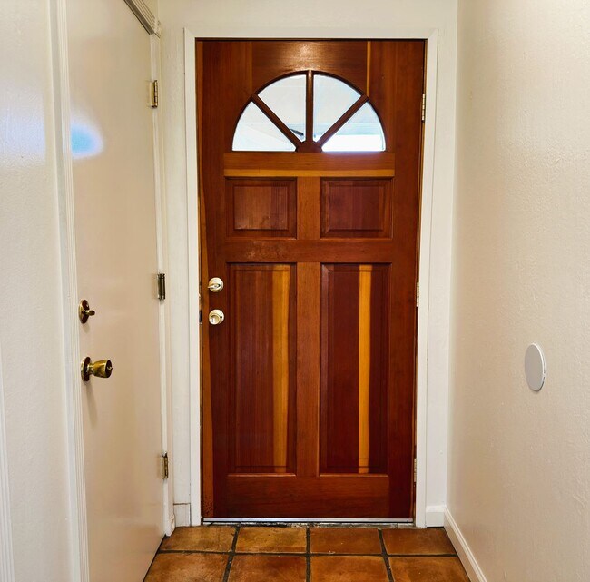 Foto del edificio - 432 Cambiaso Pl