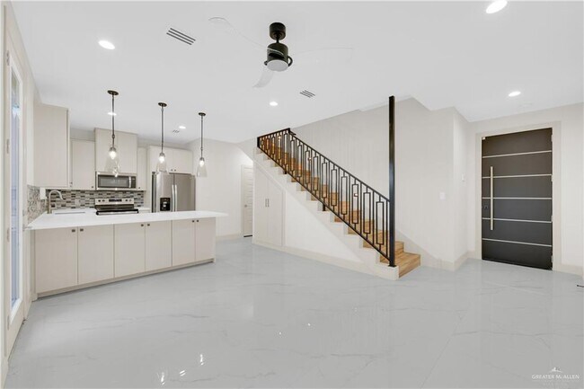 Foto del edificio - 18 Canary Ave