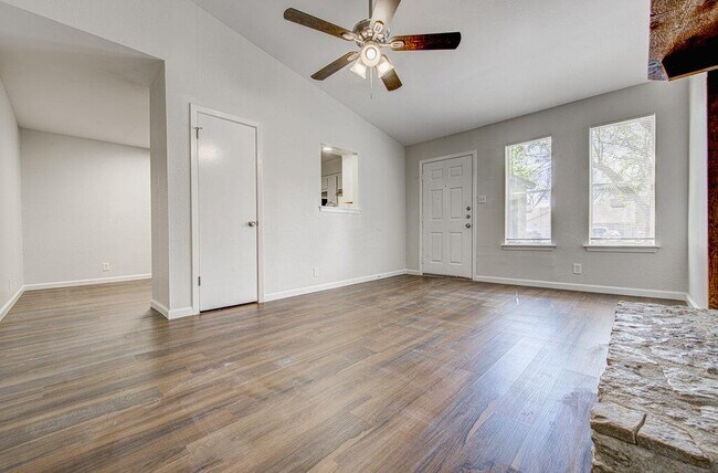 Foto del edificio - 1306 Bonnie Brae St