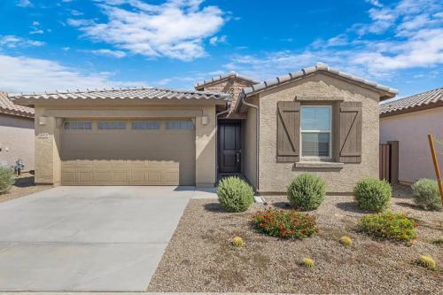Foto del edificio - Pleasant 5-Bedroom Home with Fireplace in ...