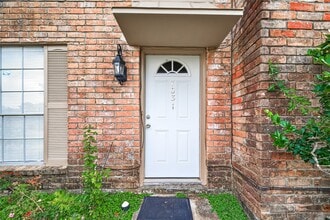 Building Photo - 7031 Chasewood Dr