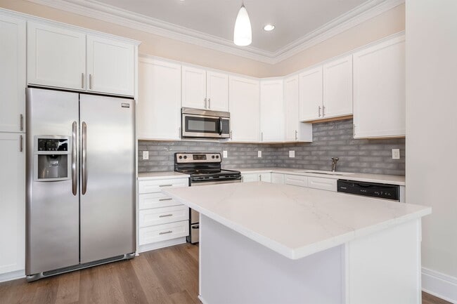 Building Photo - Harrison Park Apartments