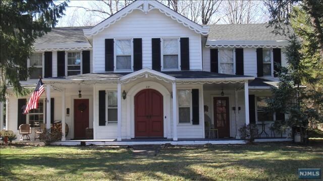 Primary Photo - 241 Pascack Rd