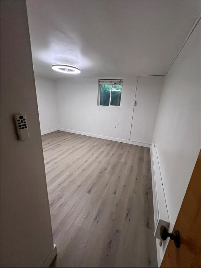 Foto del edificio - 615 Grand St E