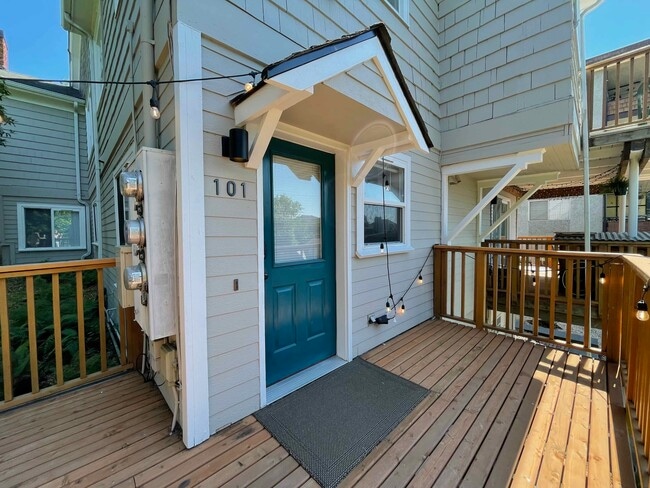 101 front door - 631 N Garden St