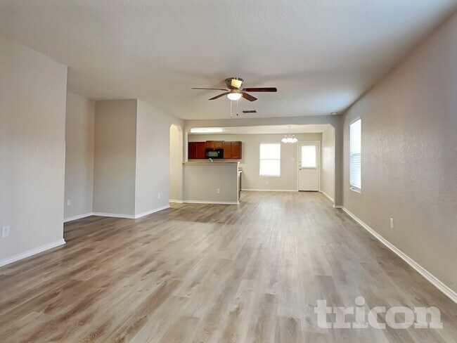 Foto del edificio - 16247 Kentucky Ridge