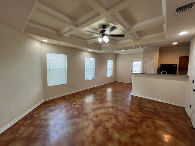 Foto del edificio - 16821 Showdown Path #1, Selma, TX. 78154