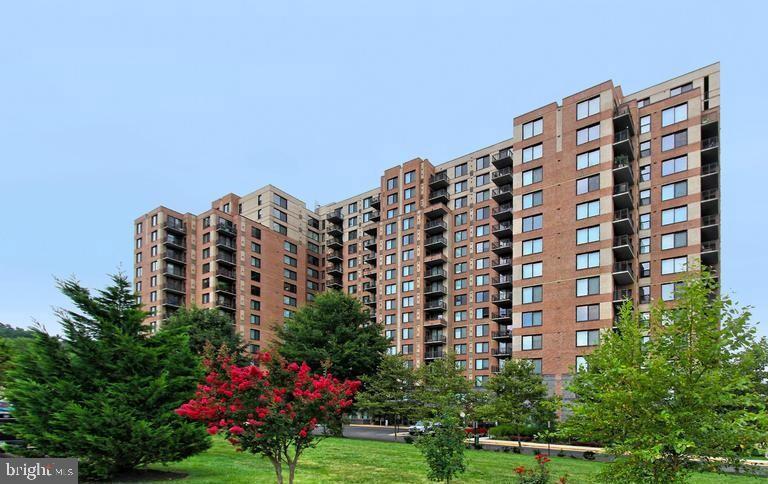 Foto principal - 2451 Midtown Ave