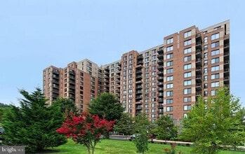 Building Photo - 2451 Midtown Ave