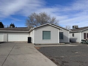 Building Photo - 2912 Dawn Dr