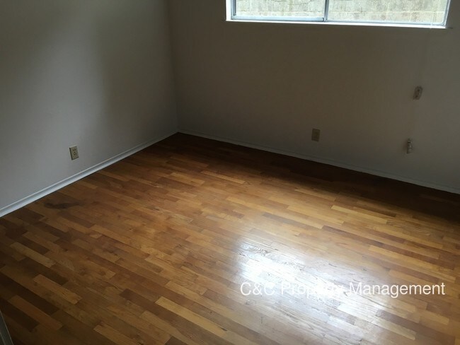 Building Photo - 1113 McClellan Ave