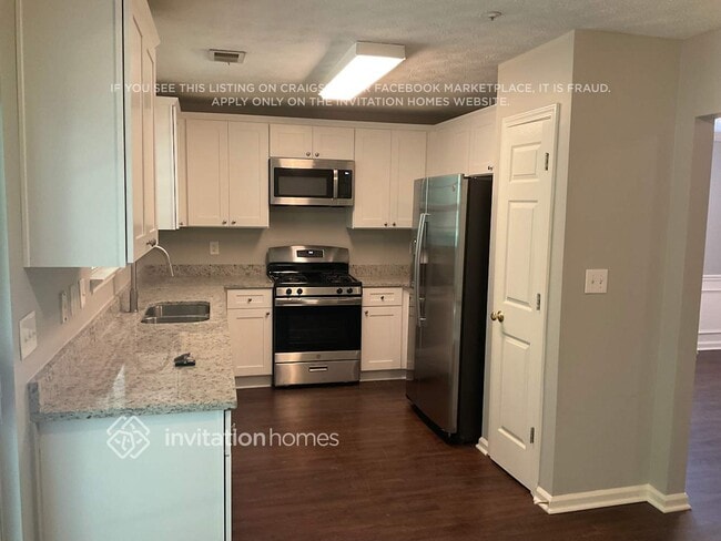 Building Photo - 28 Whitlock Square SW