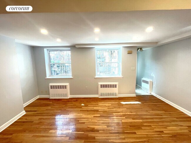 Foto del edificio - 737 E 78th St