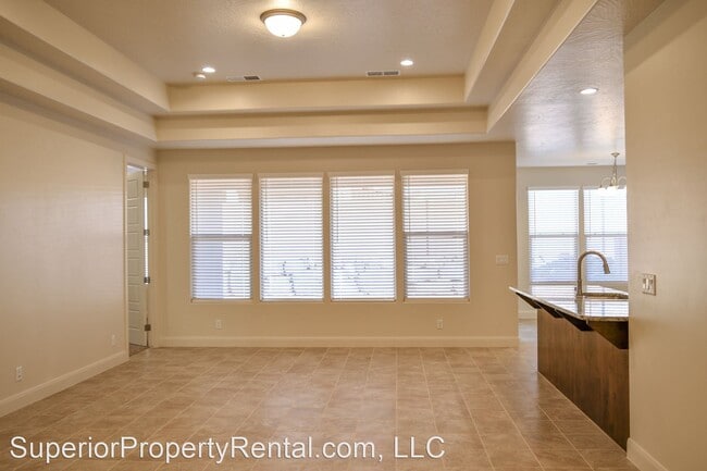 Building Photo - 3 br, 2 bath House - 204 W. Green Jade Drive
