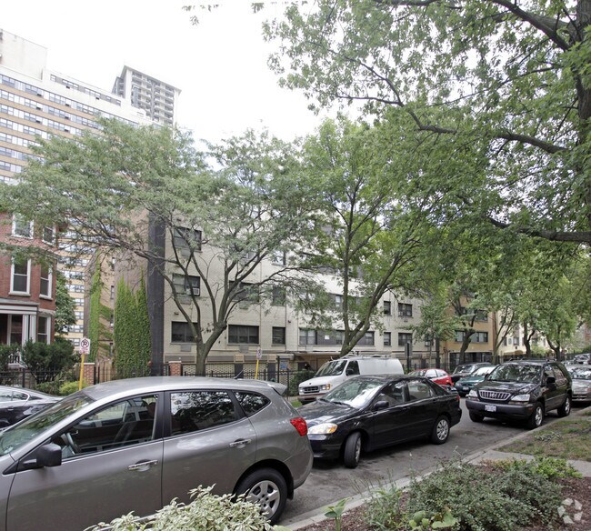 Foto del edificio - 6011 N Kenmore St