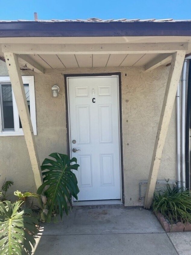 415 Garfield St Unit 415 Garfield Street C, Oceanside, CA 92054 Room