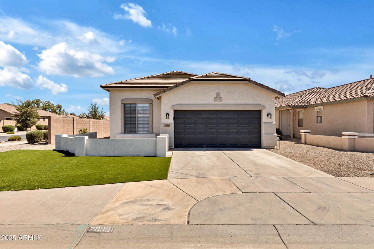 Foto principal - 20991 E Desert Hills Blvd