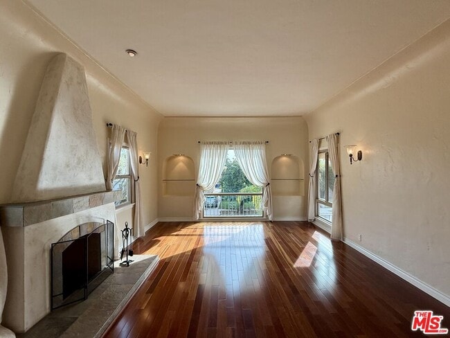 Foto del edificio - 1227 Ridgeley Dr