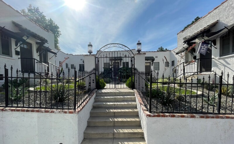 Foto principal - 13202 Beverly Blvd