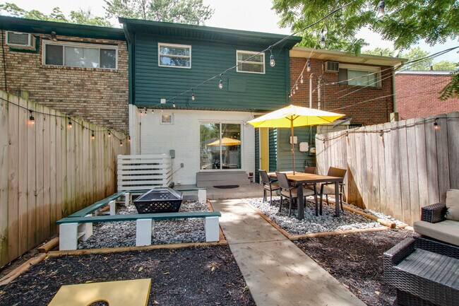 Patio interior - 723 Joseph Ave