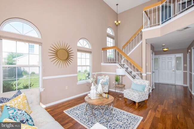 Building Photo - 251 Sequoia Dr