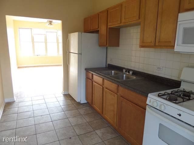 Building Photo - 600 E Marquette Rd