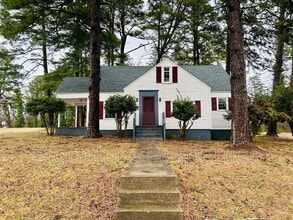 Building Photo - 1629 Wilborn Ave