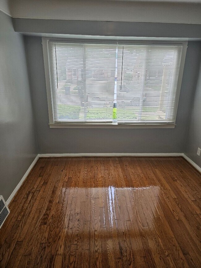Foto del edificio - 14068 Carlisle St