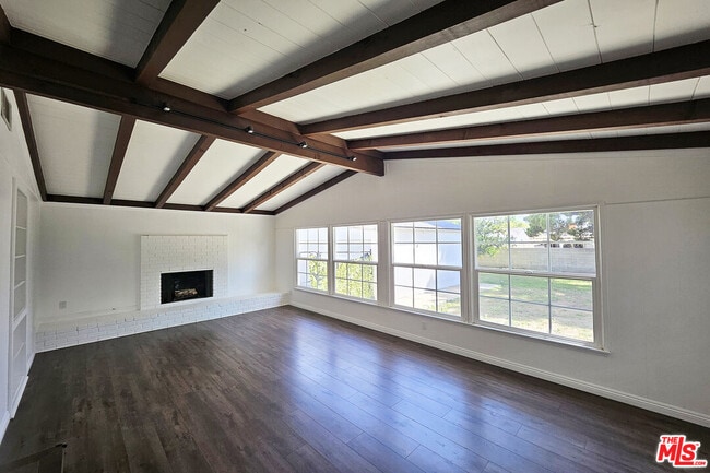 Building Photo - 15106 San Jose St