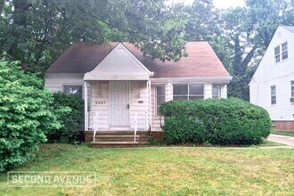 Building Photo - 2401 N Taylor Rd