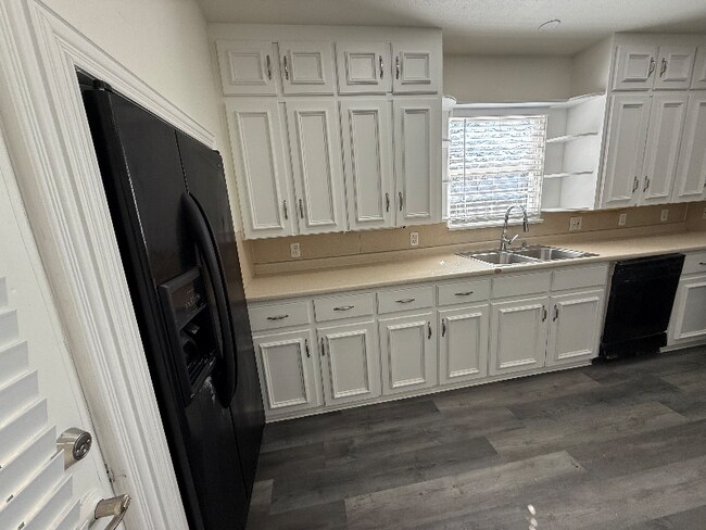 Foto del edificio - 116 W Park Row Dr