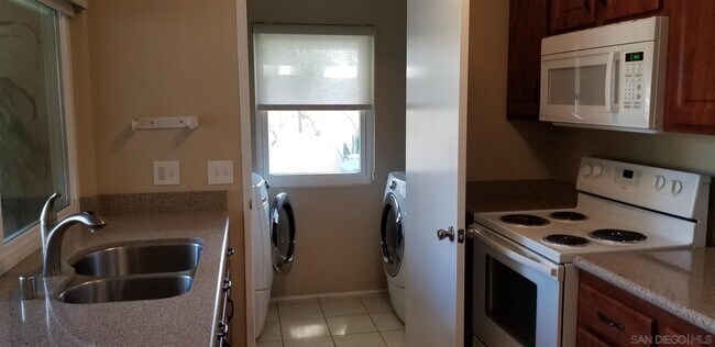 Building Photo - 13276 Birch Tree Ln