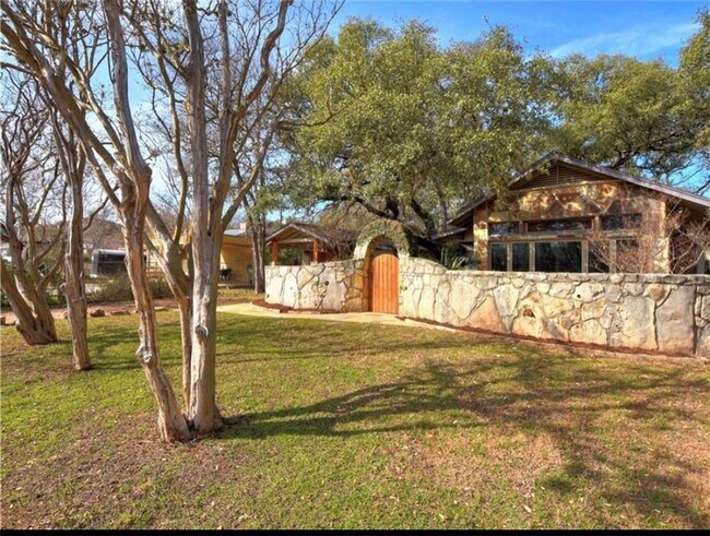 Building Photo - 16 Lone Star Trail