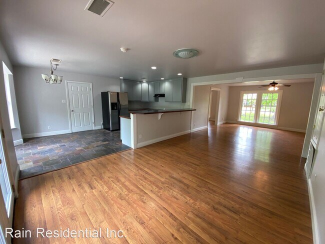 Building Photo - 3 br, 3 bath House - 6233 Ridge Rd